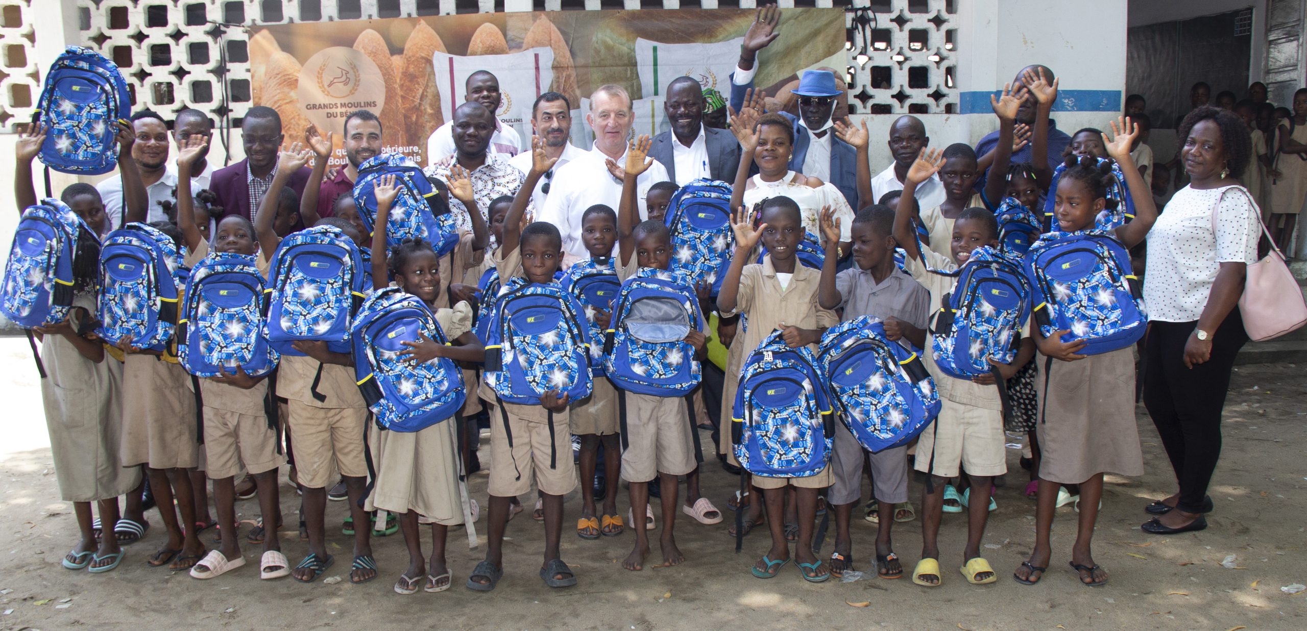 Soutien à l’éducation à la base : Gmb offre des kits scolaires à l’Epp Fifadji-Houto